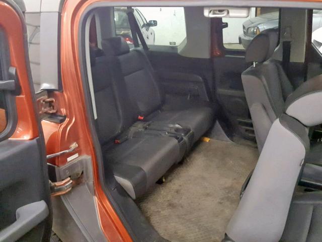 5J6YH28694L015711 - 2004 HONDA ELEMENT EX ORANGE photo 6