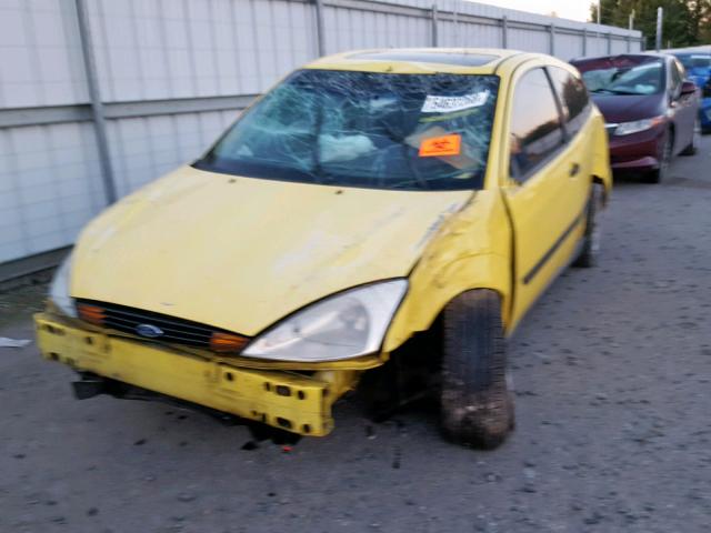 3FAFP31351R130315 - 2001 FORD FOCUS ZX3 YELLOW photo 2