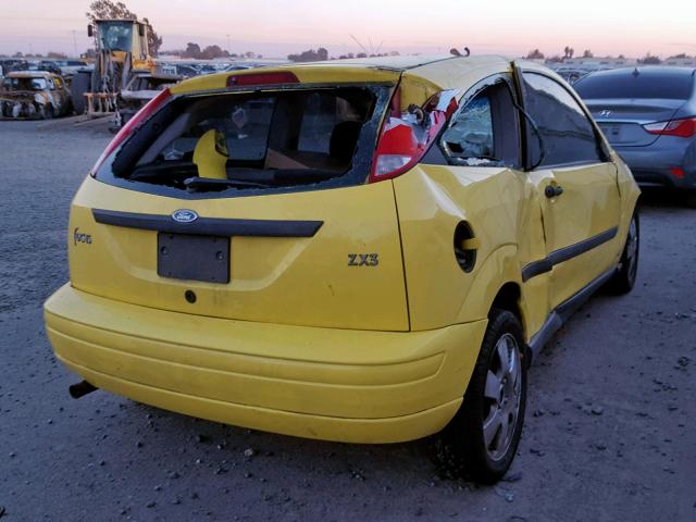 3FAFP31351R130315 - 2001 FORD FOCUS ZX3 YELLOW photo 4