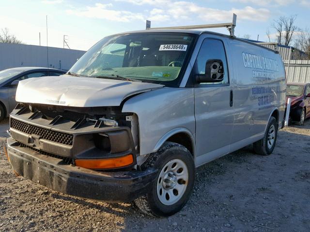 1GCFG15X791162734 - 2009 CHEVROLET EXPRESS G1 WHITE photo 2