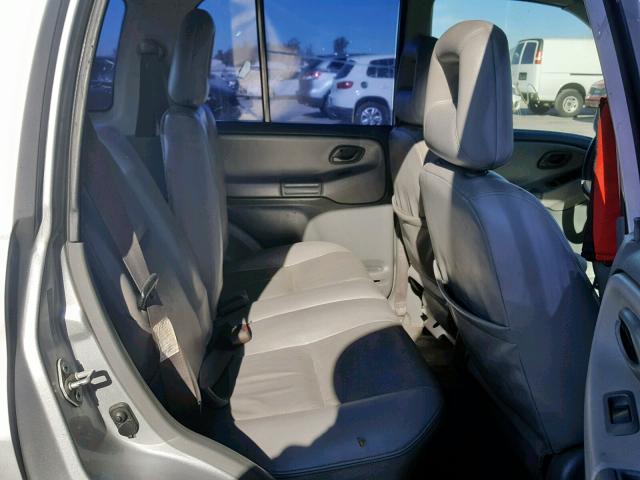 2CNBE634026909518 - 2002 CHEVROLET TRACKER LT SILVER photo 6