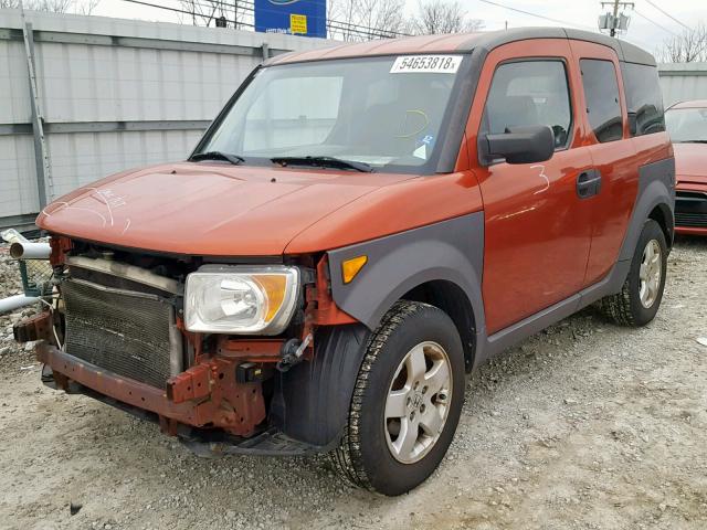 5J6YH28573L027975 - 2003 HONDA ELEMENT EX ORANGE photo 2