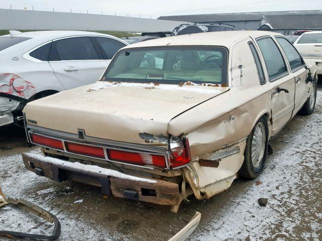 1LNLM83W4VY634061 - 1997 LINCOLN TOWN CAR C CREAM photo 4