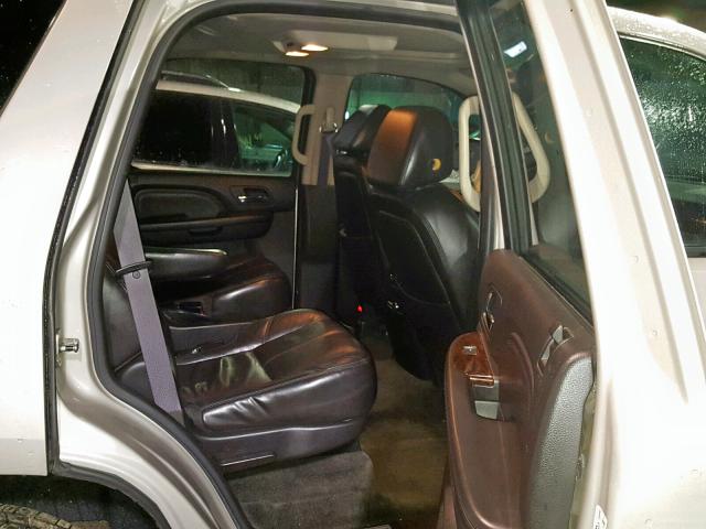 1GKFK63887J345696 - 2007 GMC YUKON DENA SILVER photo 6