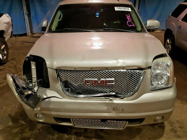 1GKFK63887J345696 - 2007 GMC YUKON DENA SILVER photo 7