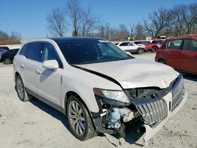 2LMHJ5FR2ABJ25374 - 2010 LINCOLN MKT WHITE photo 1