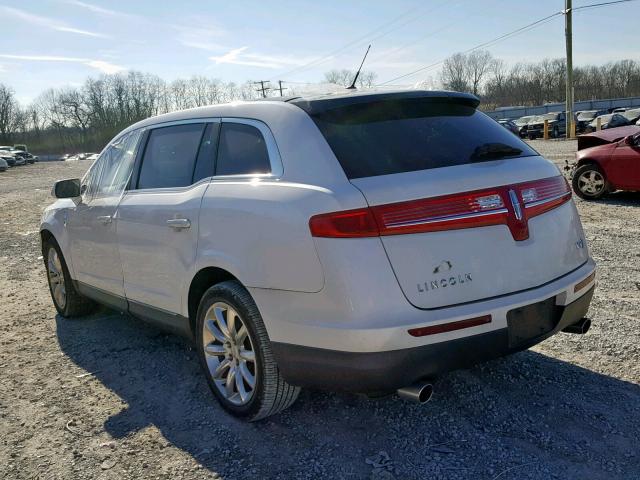 2LMHJ5FR2ABJ25374 - 2010 LINCOLN MKT WHITE photo 3