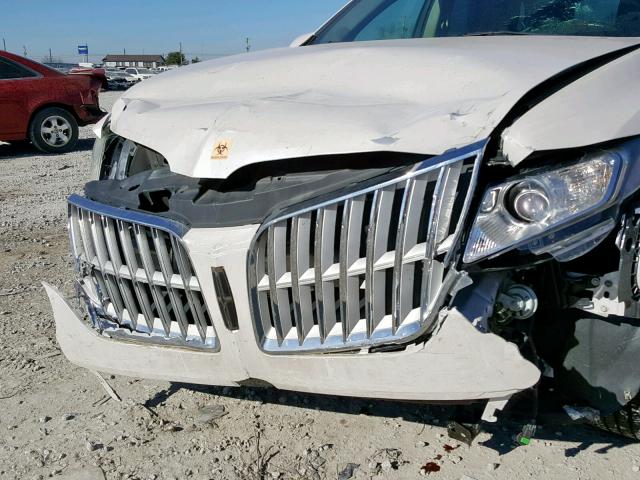 2LMHJ5FR2ABJ25374 - 2010 LINCOLN MKT WHITE photo 9