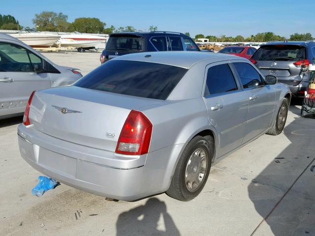 2C3LA53GX7H698241 - 2007 CHRYSLER 300 TOURIN SILVER photo 4