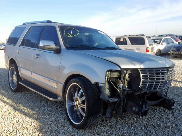 5LMFU27557LJ05677 - 2007 LINCOLN NAVIGATOR SILVER photo 1
