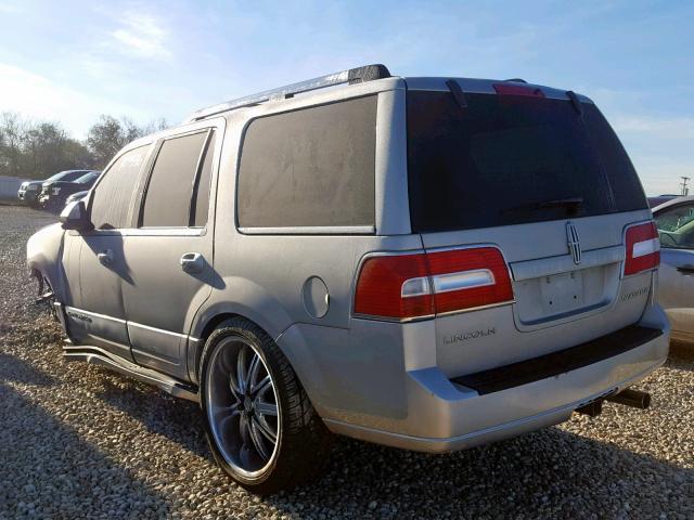 5LMFU27557LJ05677 - 2007 LINCOLN NAVIGATOR SILVER photo 3