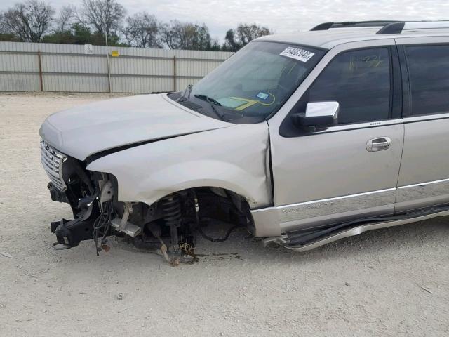 5LMFU27557LJ05677 - 2007 LINCOLN NAVIGATOR SILVER photo 9