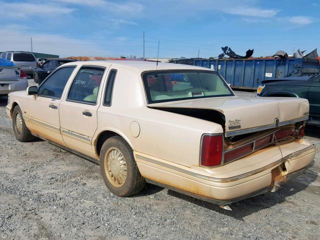 1LNLM83W6VY675887 - 1997 LINCOLN TOWN CAR C CREAM photo 3