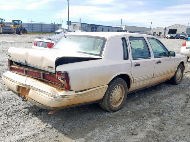 1LNLM83W6VY675887 - 1997 LINCOLN TOWN CAR C CREAM photo 4