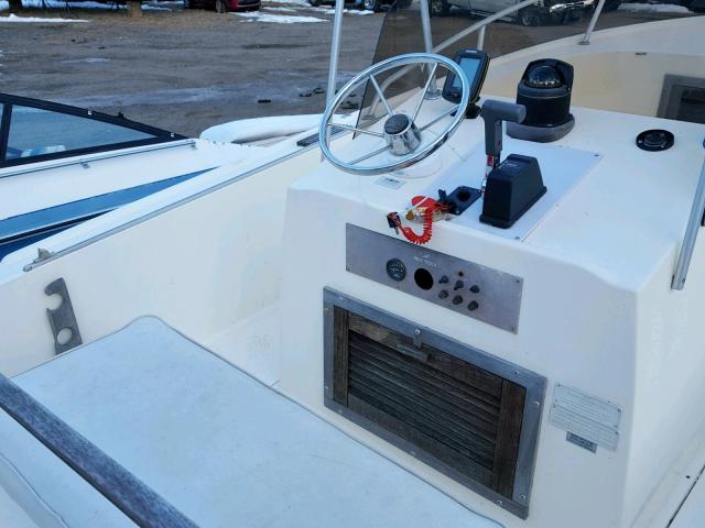 MRKG00521889 - 1989 MAKO BOAT WHITE photo 5