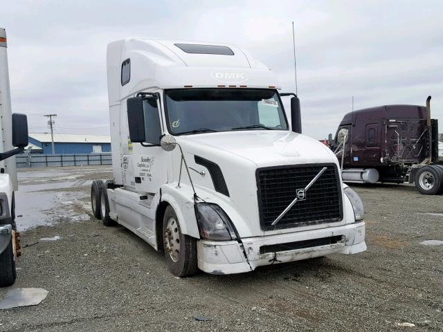 4V4NC9GH57N448491 - 2007 VOLVO VN VNL WHITE photo 1