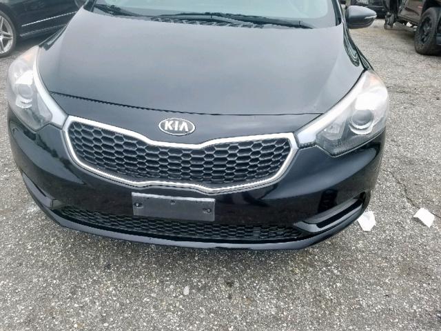 3KPFL4A80HE052356 - 2017 KIA FORTE EX BLACK photo 9