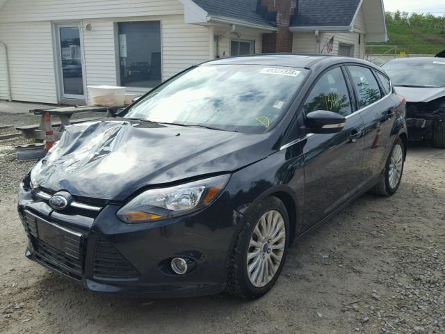 1FAHP3N25CL446695 - 2012 FORD FOCUS TITA BLACK photo 2