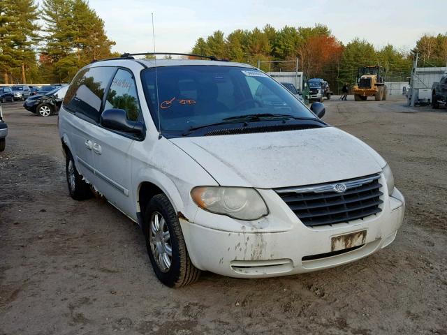 2C8GP54L25R116890 - 2005 CHRYSLER TOWN & COU WHITE photo 1