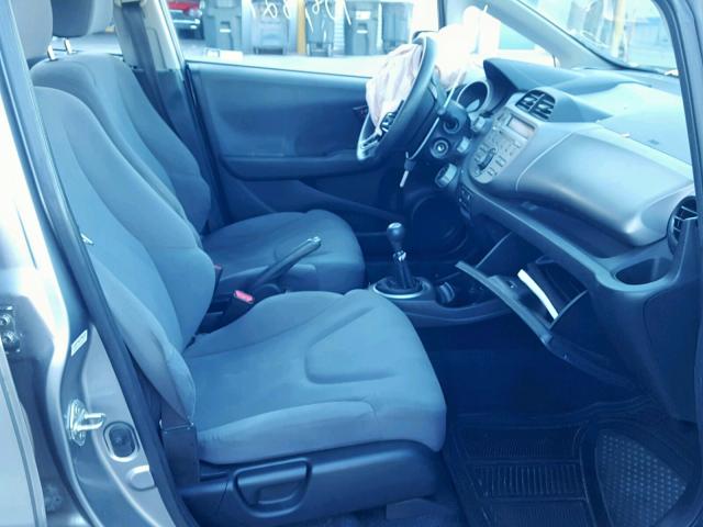 JHMGE8G22AS008482 - 2010 HONDA FIT SILVER photo 5