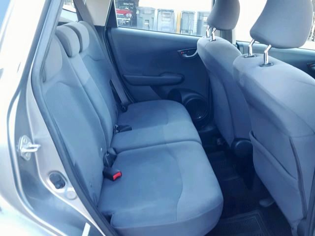 JHMGE8G22AS008482 - 2010 HONDA FIT SILVER photo 6