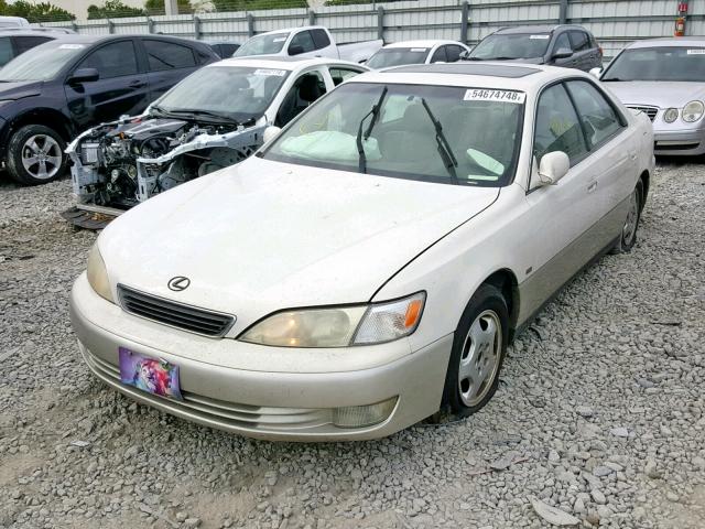 JT8BF28G1X0200348 - 1999 LEXUS ES 300 WHITE photo 2