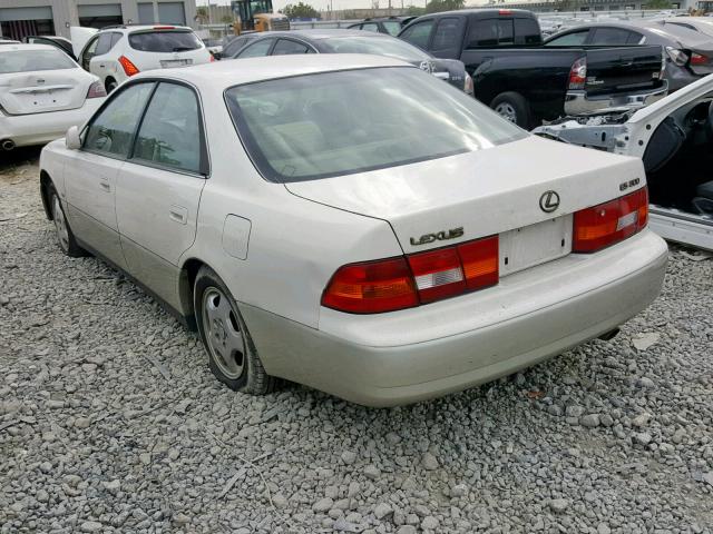 JT8BF28G1X0200348 - 1999 LEXUS ES 300 WHITE photo 3