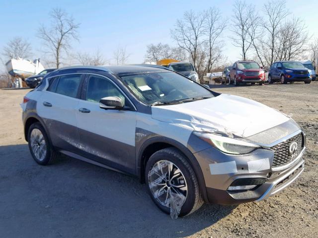 SJKCH5CR8JA005307 - 2018 INFINITI QX30 BASE GRAY photo 1