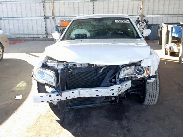 2C3CCAAG1DH513284 - 2013 CHRYSLER 300 WHITE photo 9