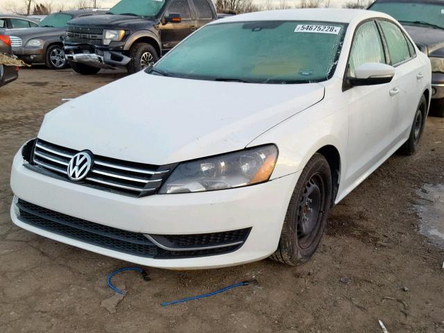 1VWAS7A32EC071610 - 2014 VOLKSWAGEN PASSAT S WHITE photo 2