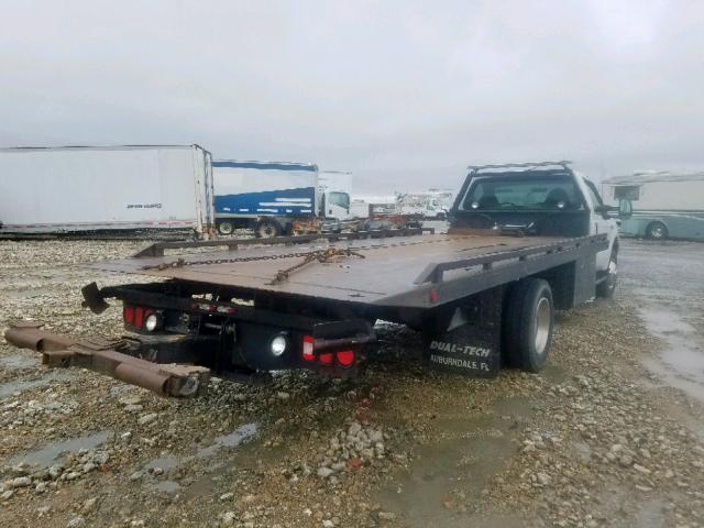 1FDAF56FXXEB74324 - 1999 FORD F550 SUPER WHITE photo 4