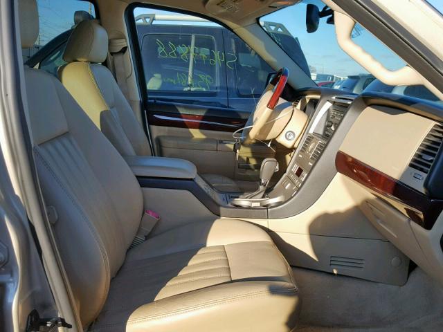 5LMEU88H85ZJ02905 - 2005 LINCOLN AVIATOR 米色 照片 5