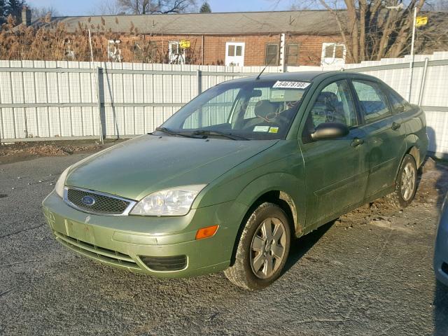 1FAHP34N87W160338 - 2007 FORD FOCUS ZX4 GREEN photo 2