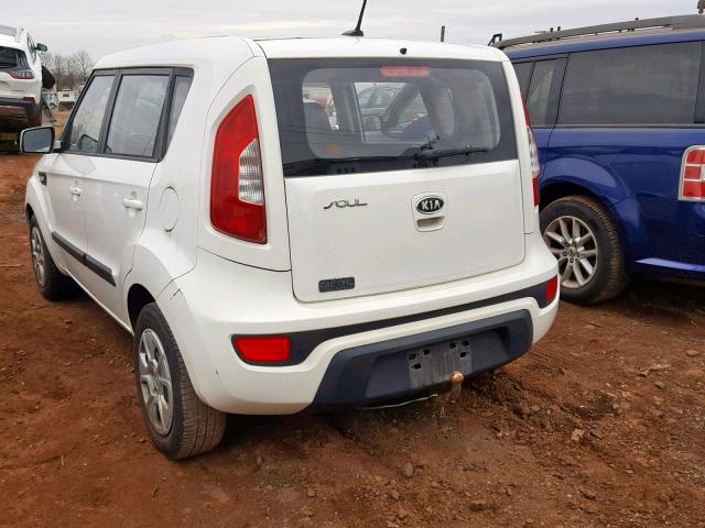 KNDJT2A50C7376727 - 2012 KIA SOUL WHITE photo 3