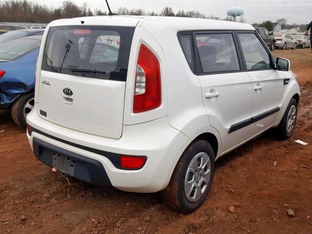 KNDJT2A50C7376727 - 2012 KIA SOUL WHITE photo 4