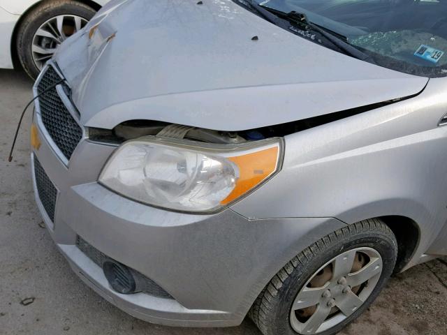 KL1TD66E19B692351 - 2009 CHEVROLET AVEO LS SILVER photo 9