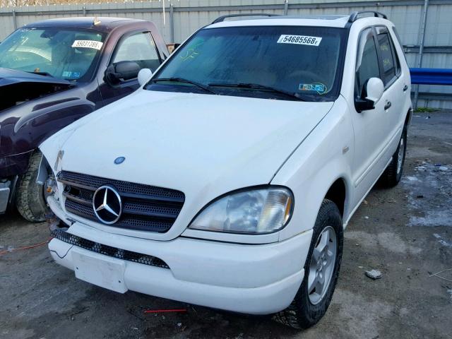 4JGAB54E1XA130063 - 1999 MERCEDES-BENZ ML 320 WHITE photo 2