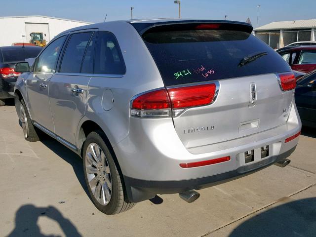 2LMDJ8JK8FBL34071 - 2015 LINCOLN MKX SILVER photo 3