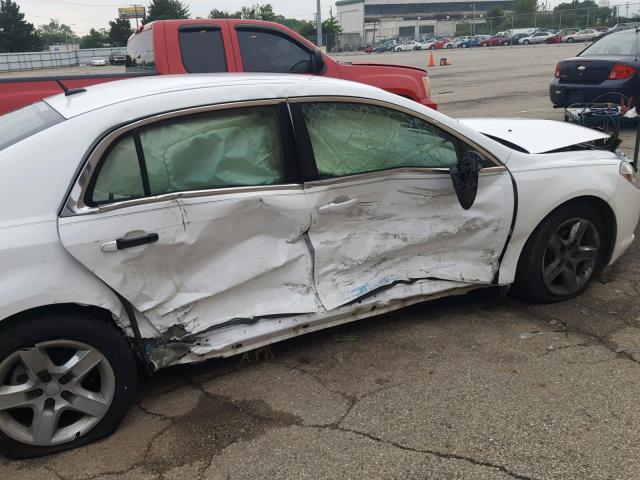 1G1ZA5EUXBF281763 - 2011 CHEVROLET MALIBU LS WHITE photo 9