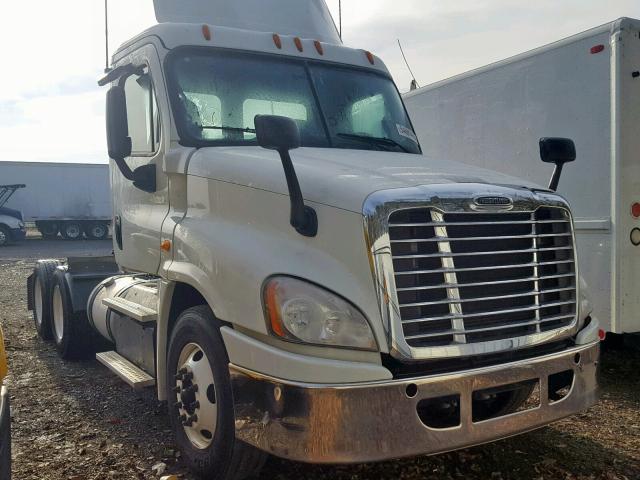 3AKJGEBG9GSHM3935 - 2016 FREIGHTLINER CASCADIA 1 WHITE photo 1