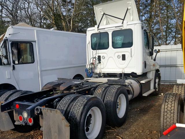 3AKJGEBG9GSHM3935 - 2016 FREIGHTLINER CASCADIA 1 WHITE photo 4