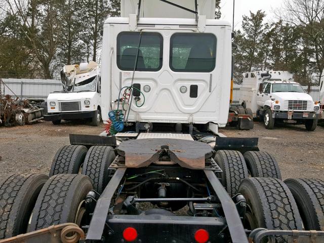 3AKJGEBG9GSHM3935 - 2016 FREIGHTLINER CASCADIA 1 WHITE photo 6