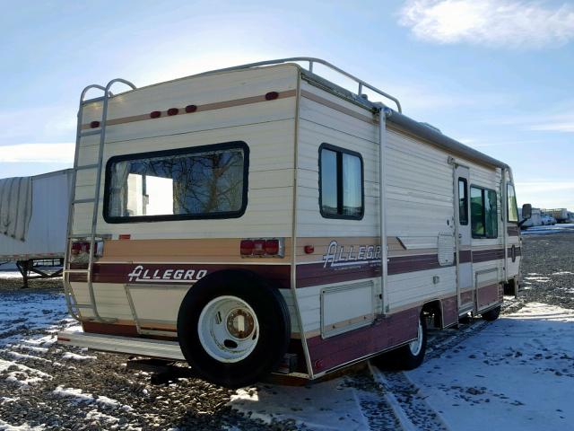 1GBJP37N3N3317929 - 1992 CHEVROLET P30 BEIGE photo 4