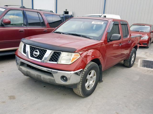 1N6AD07U56C440317 - 2006 NISSAN FRONTIER C RED photo 2