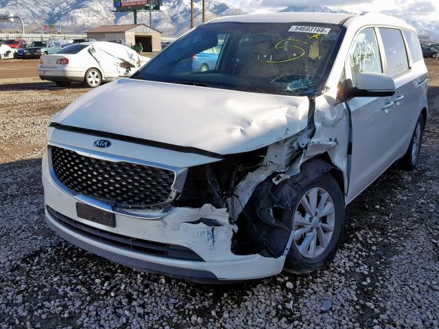 KNDMB5C1XH6243286 - 2017 KIA SEDONA LX WHITE photo 2