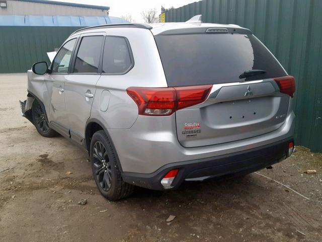 JA4AD3A34JZ061118 - 2018 MITSUBISHI OUTLANDER SILVER photo 3