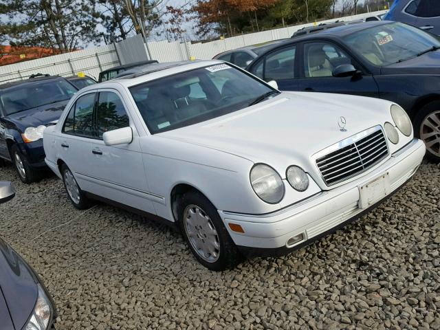 WDBJF65F1WA622398 - 1998 MERCEDES-BENZ E 320 WHITE photo 1