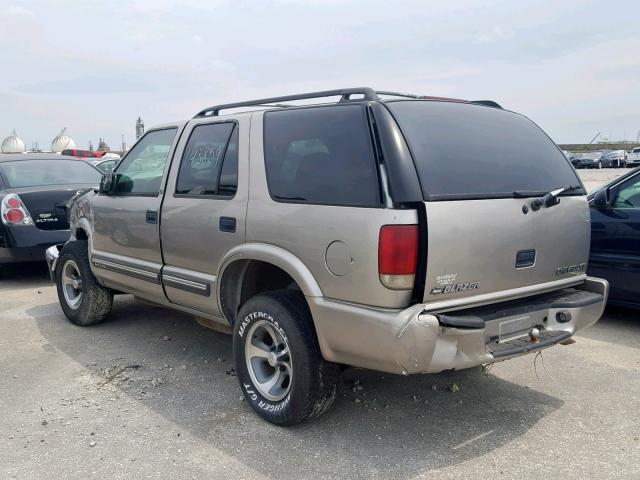 1GNCS13W812122731 - 2001 CHEVROLET BLAZER BROWN photo 3