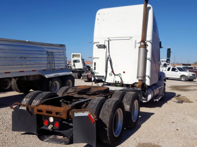 1FUJA6CK86LW25960 - 2006 FREIGHTLINER CONVENTION WHITE photo 4