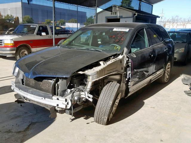 2LMGJ5M9XDBL58101 - 2013 LINCOLN MKT BLACK photo 2